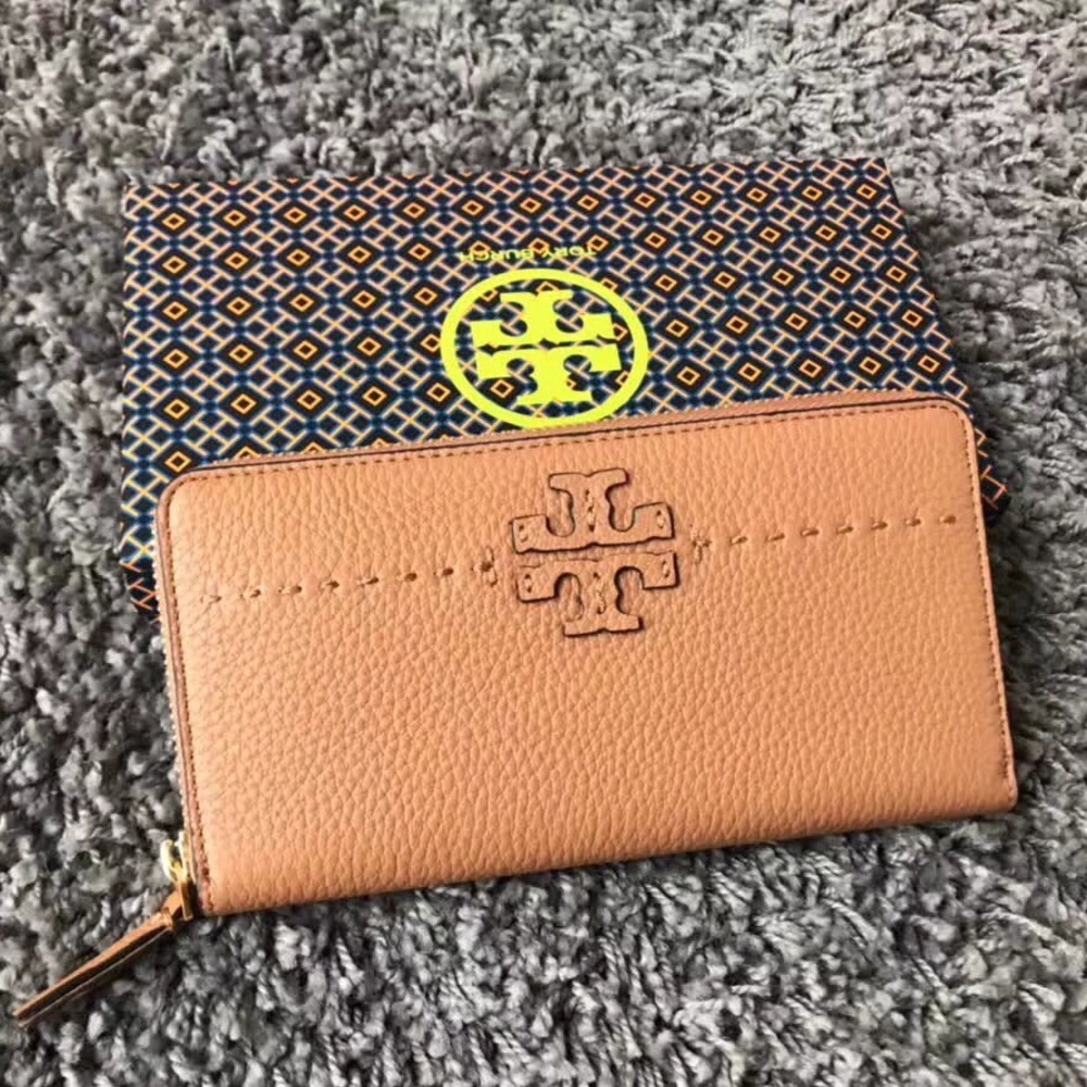 🌹Authentic Tory Burch Wallet With Box🌹